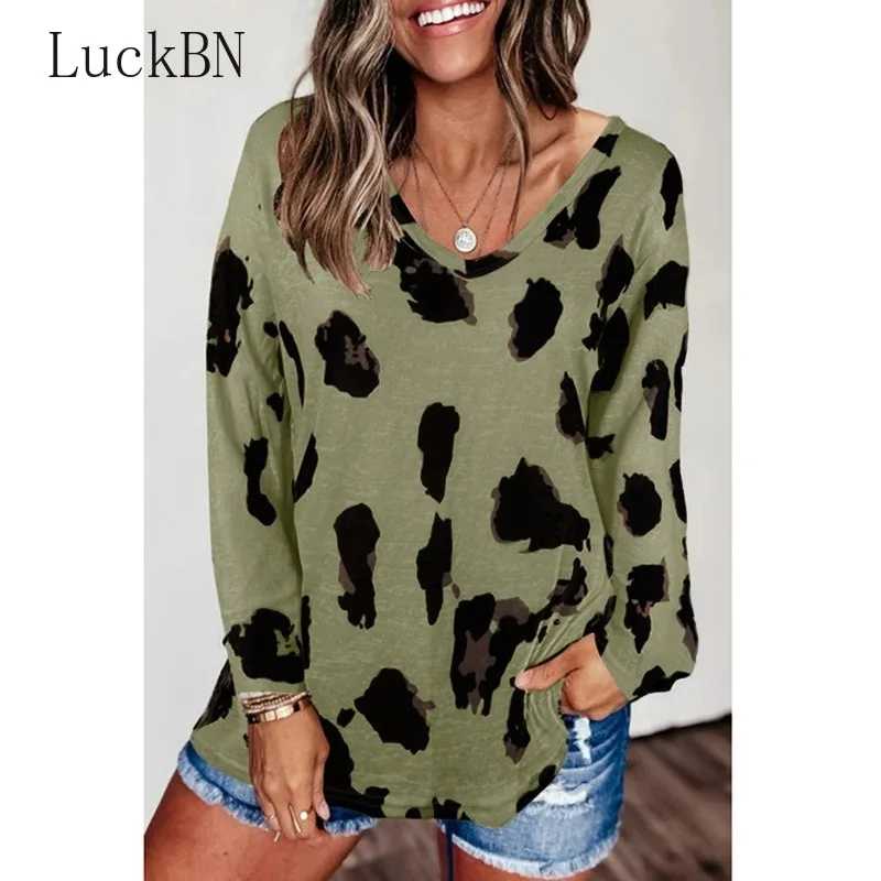 

2020 Autumn New V-neck Loose Long-Sleeved Pullover Printed T-shirt Top Women's T-shirt Jumper shirts for women
