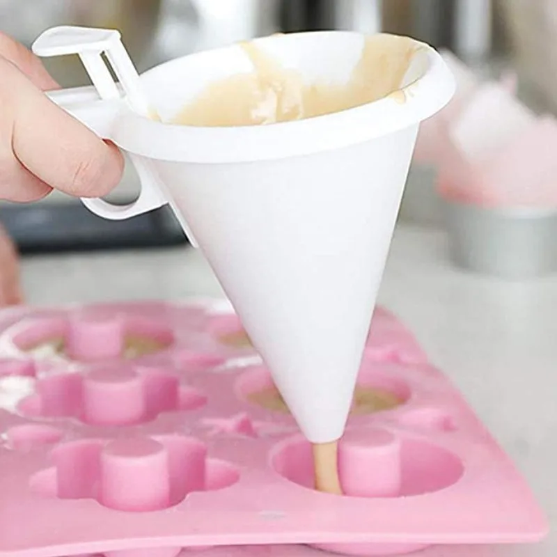Funnel Cup Cake Baking Tools Funnel Sugar Chocolate Batter Separator Cup Detachable Funnel Butter Frosting
Funnel Cup Cake Baking Tools Funnel Sugar Chocolate Batter Separator Cup Detachable Funnel Butter Frosting