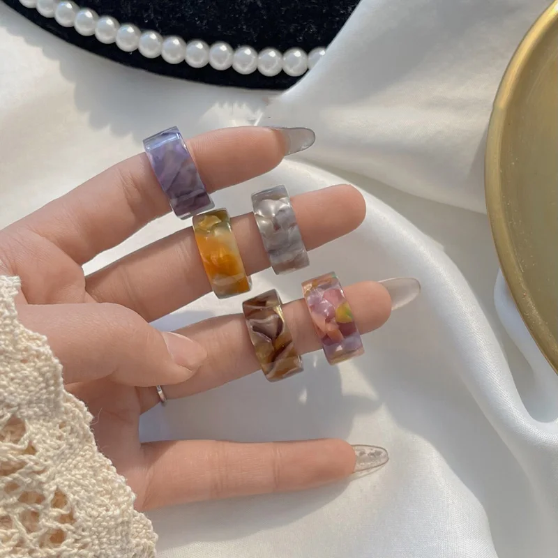 

New Retro Korean Ins Vintage Resin Geometric Colorful Aesthetic Round Rings for Women Girls Simple Jewelry Gifts