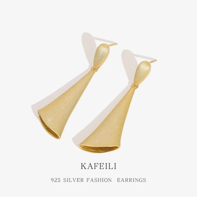 

Женские серьги-гвоздики из серебра 925 пробы с геометрическим рисунком