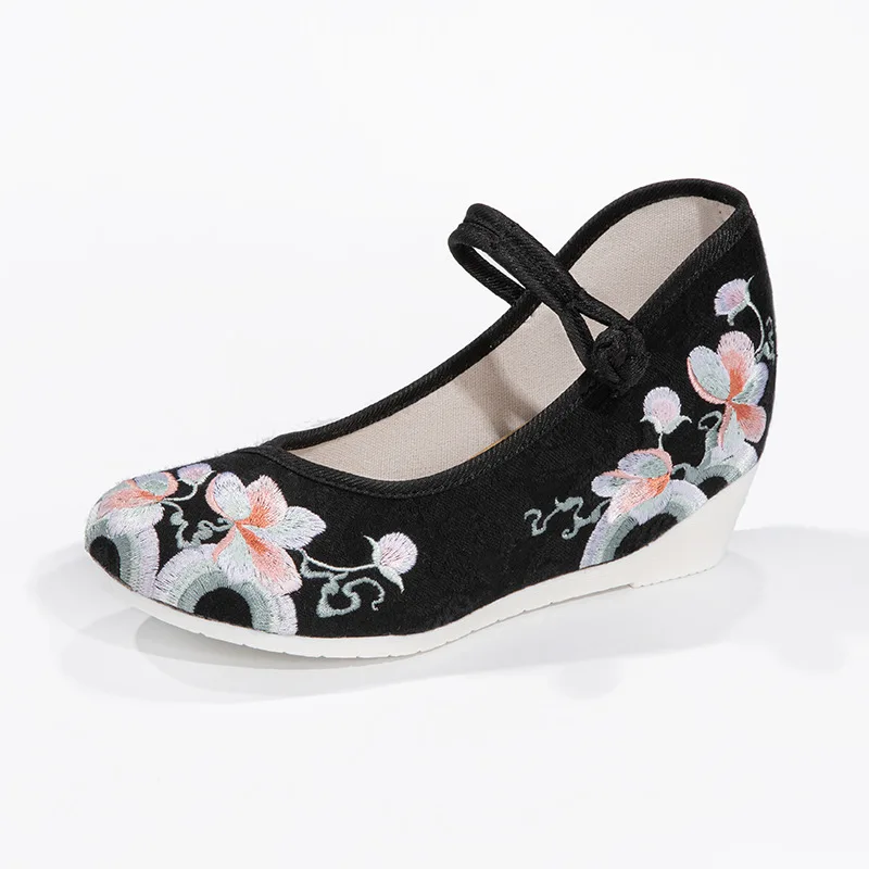 Красивая женская обувь с цветочной вышивкой в китайском старинном стиле ретро