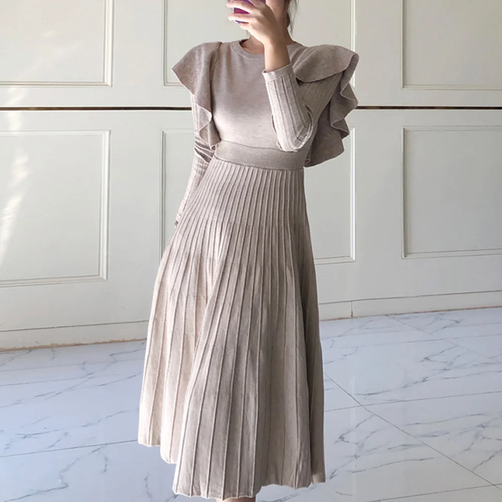 Осеннее Плиссированное трикотажное платье средней длины с круглым вырезом и