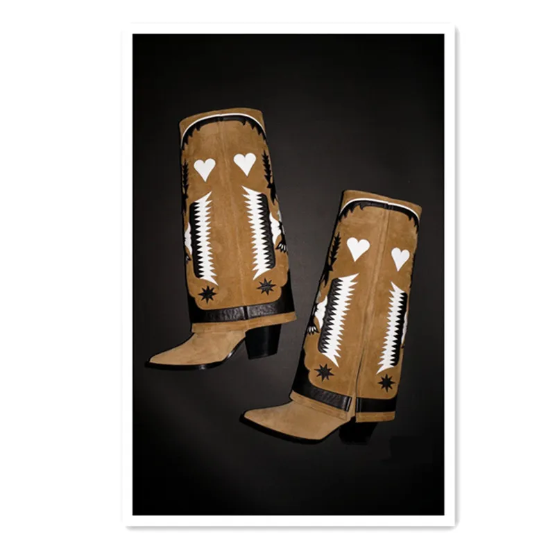 Ботинки женские кожаные с вышивкой белые на толстом каблуке острым носком