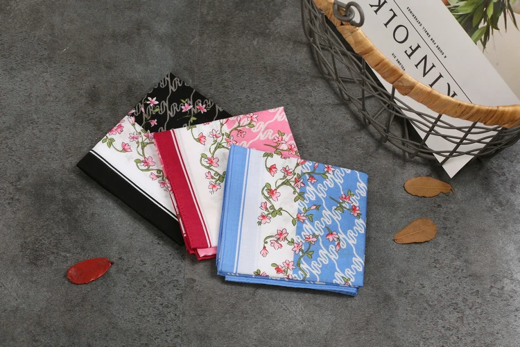 Handkerchiefs Women Kawaii Simple Classic Pocket Square Floral Printed Elegant Vintage Leisure Fashion Womens Chic New Females