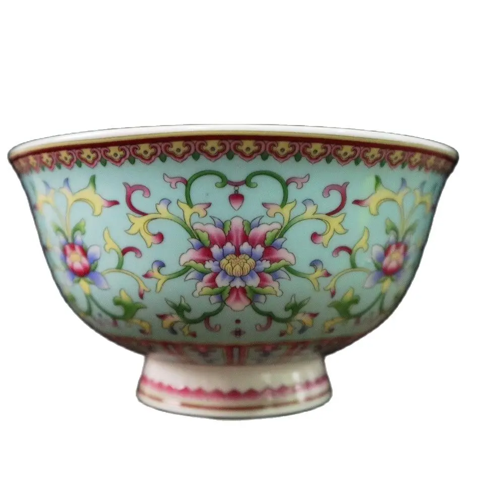 

Ранняя коллекция античных украшений с узором в виде синего лотоса