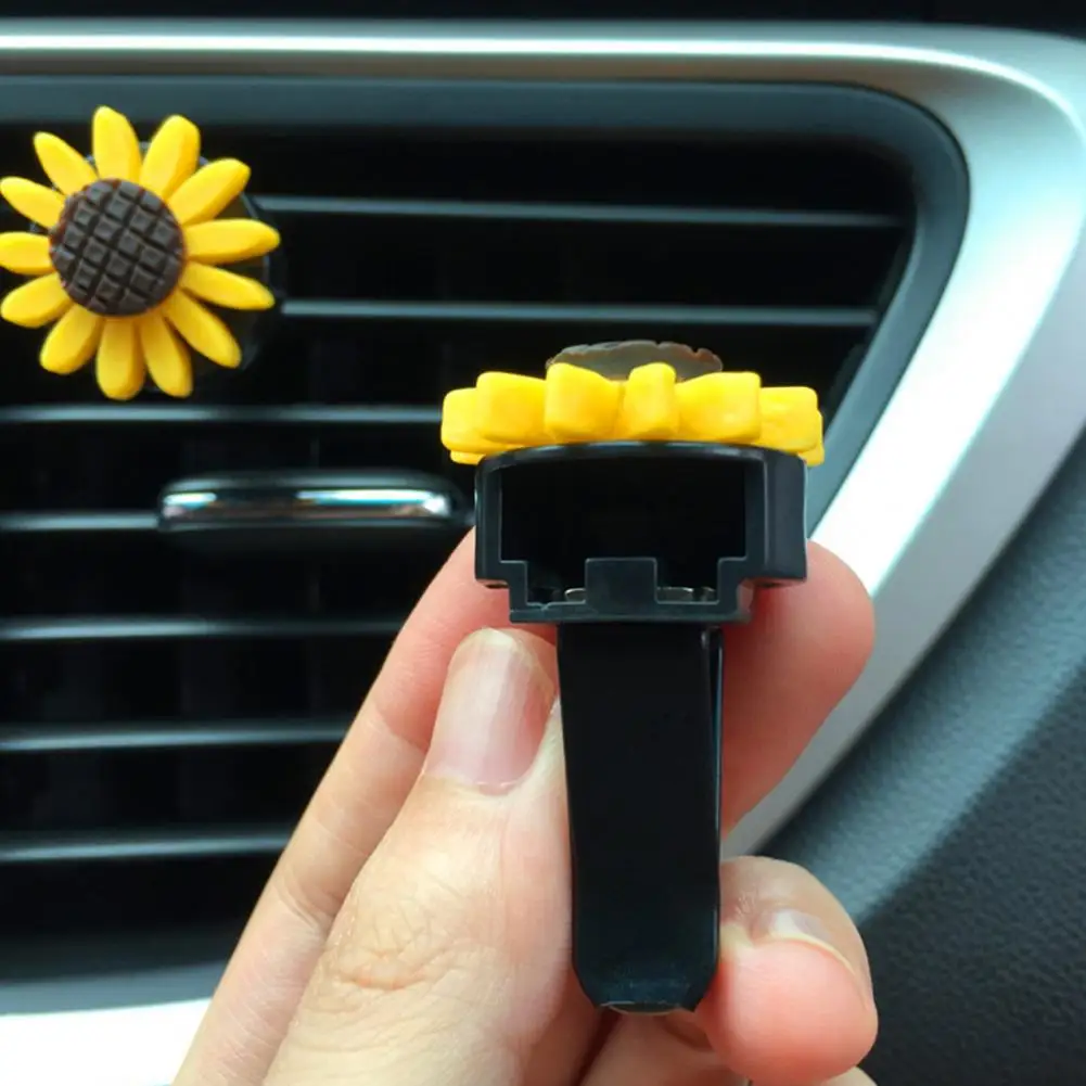 

2Pcs Air Outlet Fresheners 3cm Lovely Sunflower Compact Resin Car Perfume Clips for Car Interior Decoration