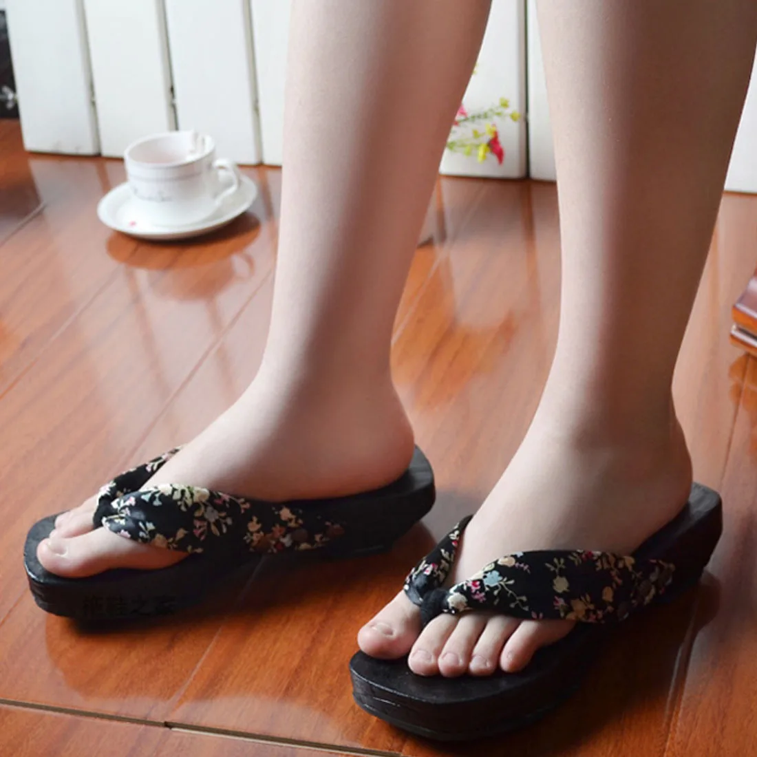 Женские шлепанцы деревянные сандалии с цветочным принтом обувь для косплея в