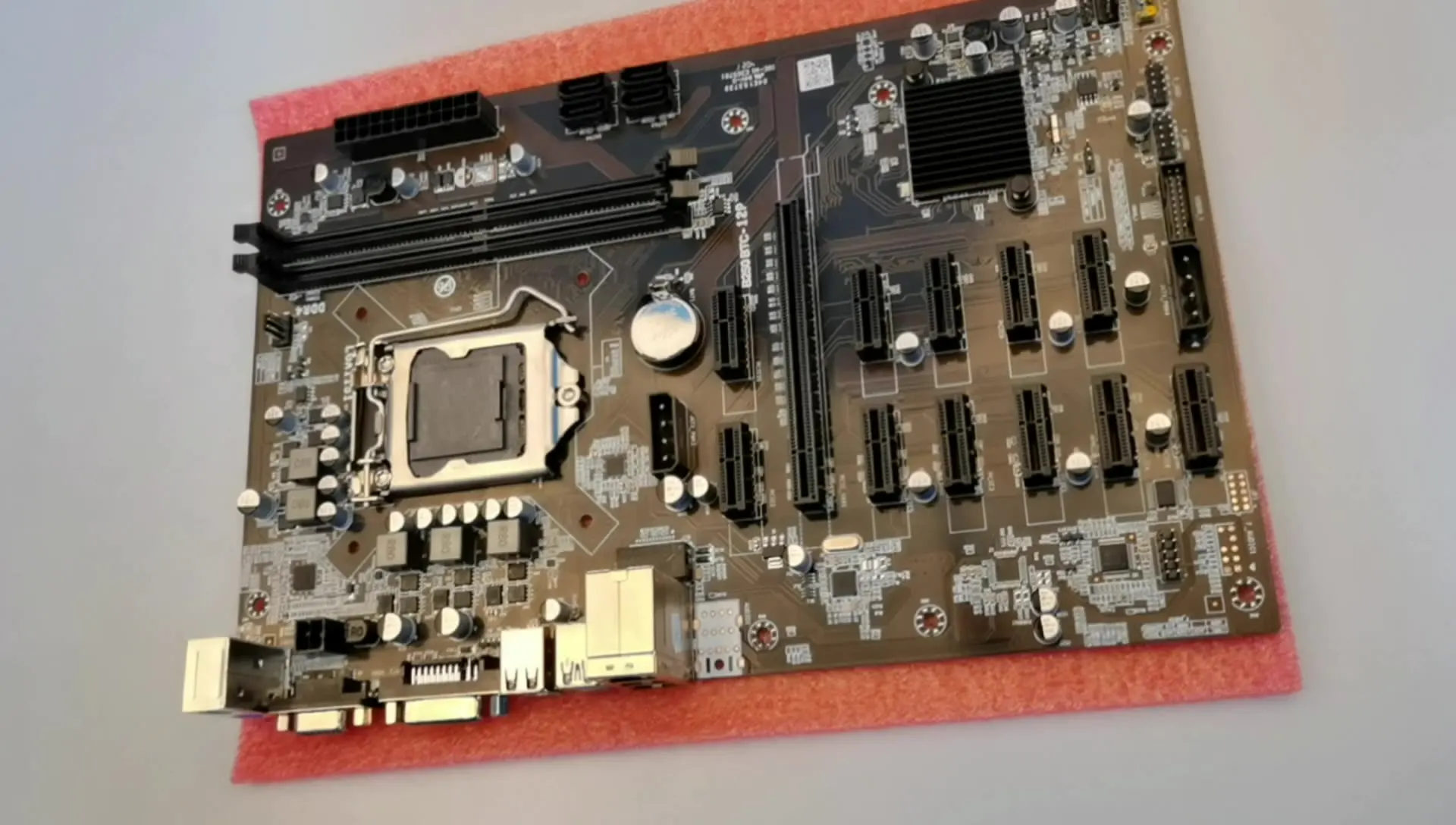 

12 GPU Motherboard B250 DDR4 LGA1151 Desktop Gaming Computer Motherboard