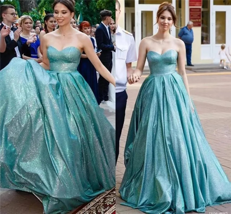 

Baby Blue Sexy Sparkly A Line Prom Dresses Sweetheart Pleats Sweep Train Formal Dress Evening Party Evening Gowns Vestidos