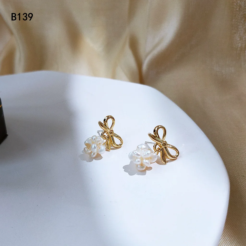 Женские серьги-гвоздики с натуральным пресноводным жемчугом | Украшения и