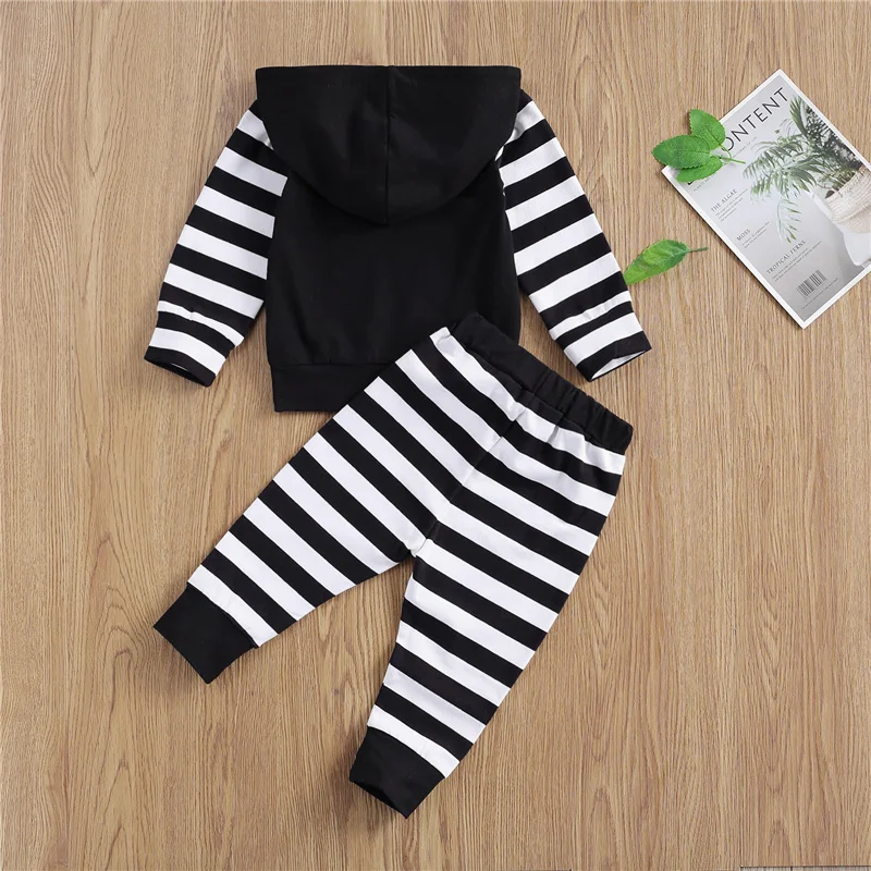 

2021 Fashion New Toddler Baby Boy Black Letters and Stripe Printed Pattern Hooded Tops Elastic Waist Pants 2Pcs Clothes Set