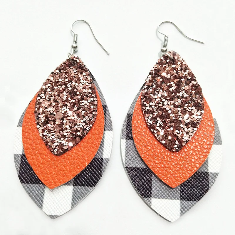 Новое поступление! Блестящие трехслойные кожаные серьги в клетку виде буйвола