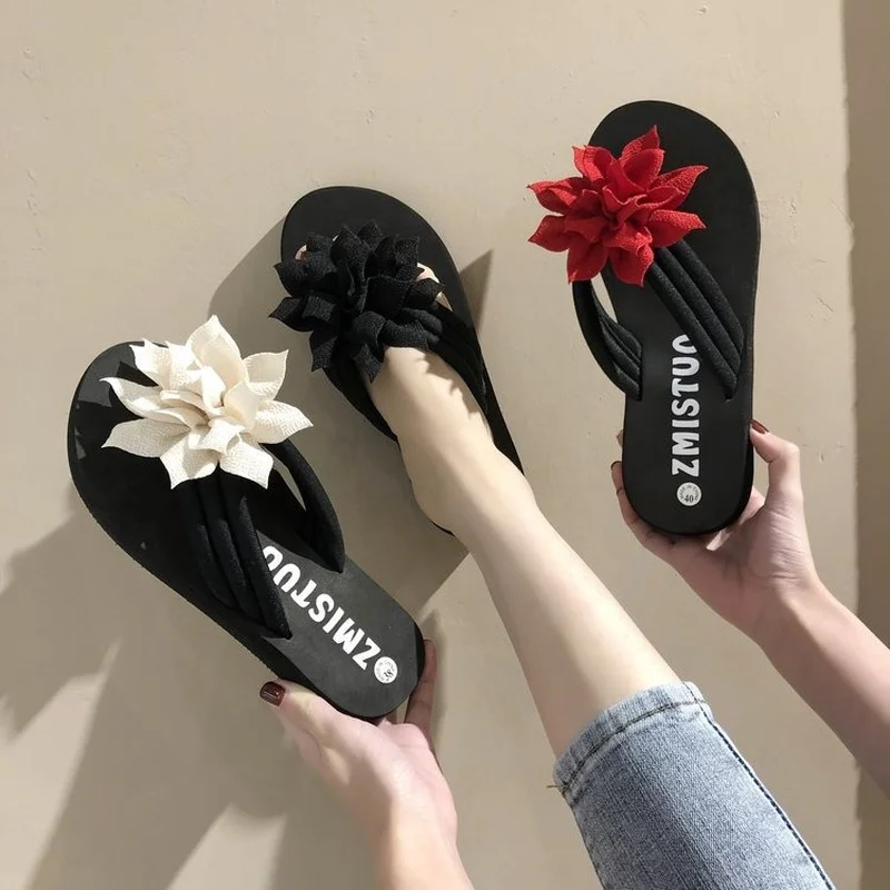 

Thickened Non Slip Sandals Soft Comfortable Slippers Flower Decoration Summer Flat Beach Shoes Fashion Solid Color Flip Flops