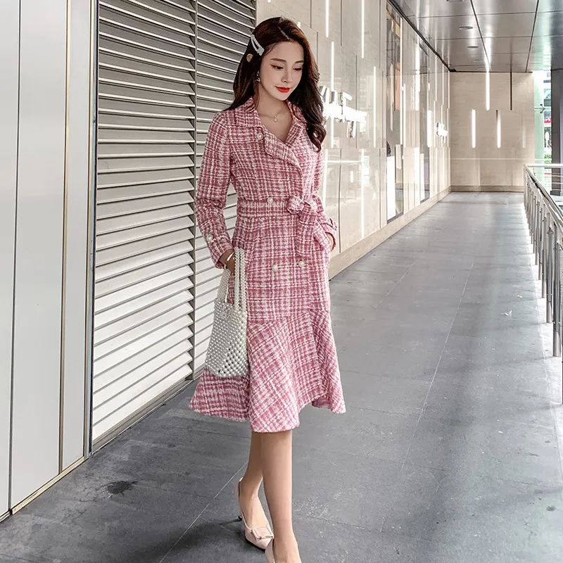 

Elegant Thick Plaid Woolen Coat Women Fall Winter New Temperament Double-Breasted Fishtail Tweed Jacket Female Sashes Robe Y677