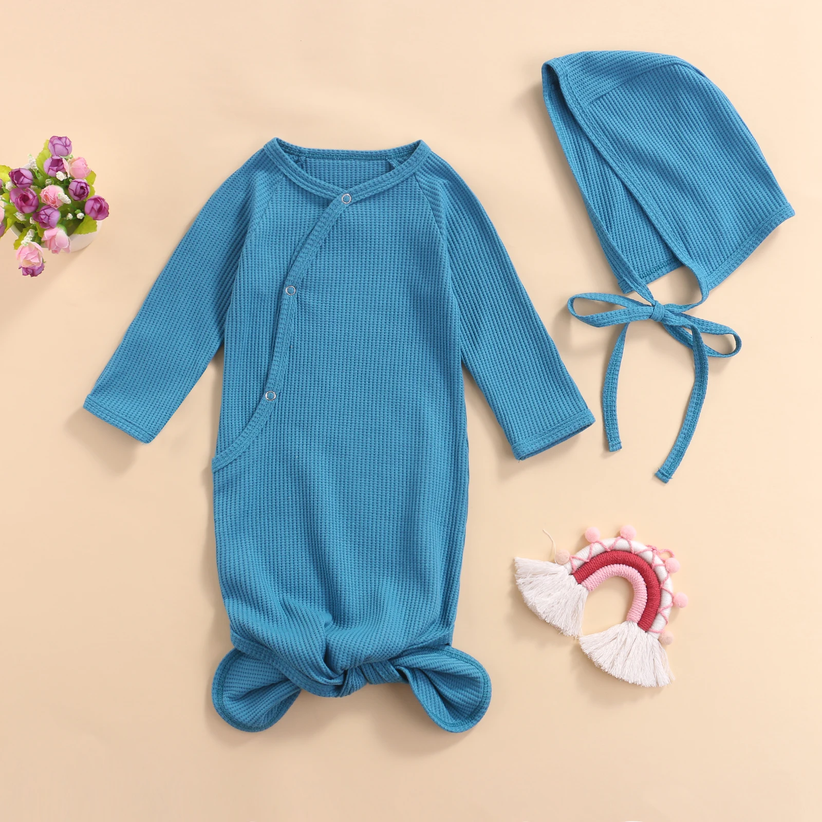 

Спальный мешок для новорожденных + шапка с меховыми шариками, пуговицы, реквизит для фотосъемки в минималистичном стиле, весенняя одежда