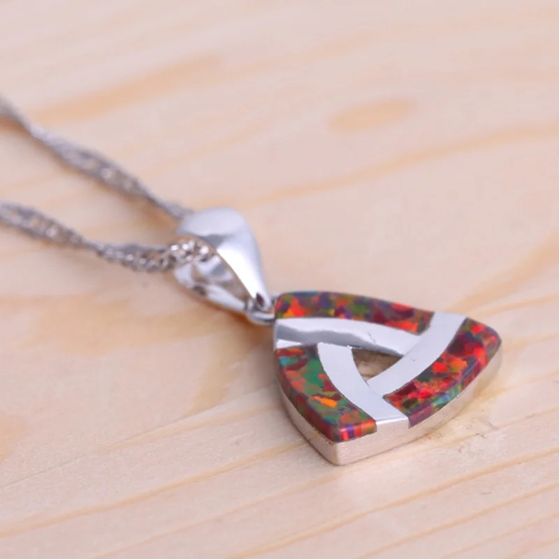 

Trendy Exquisite Geometric Triangle Opal Necklace Feminine Charm Accessories Valentine's Day Jewelry Romantic Gift Wholesale