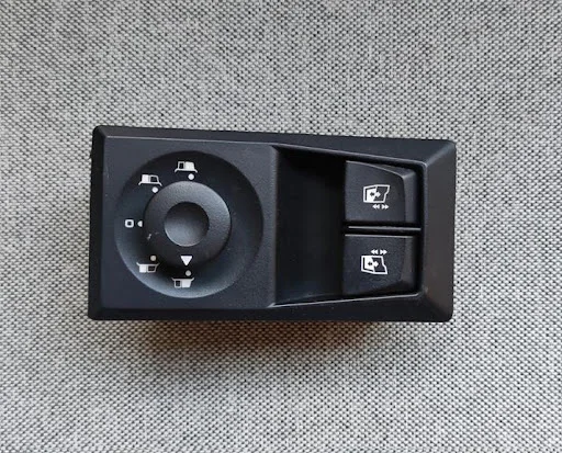 

Truck Door Panel Switch Left 7421972423 For Renaul t Trucks