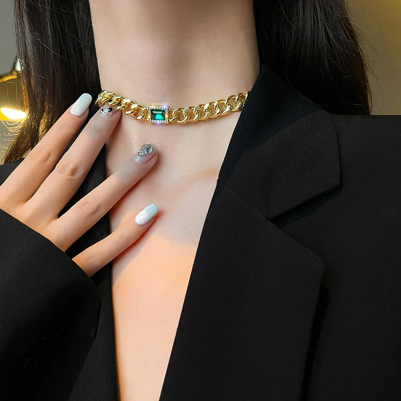 

Luxury Green Crystal Metal Chain Chooker Necklace For Woman 2021 Korean Fashion Jewelry Gothic Party Girl Sexy Clavicle Chain