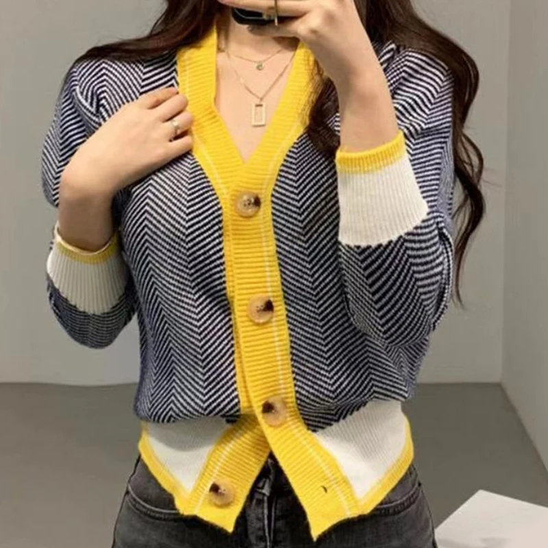 

Women's Korean Version Of All-Match Color V-Neck Sweater Coat One Size