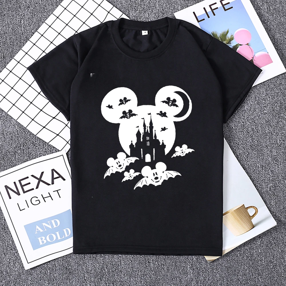 

Женская футболка с коротким рукавом и принтом «летучая мышь»