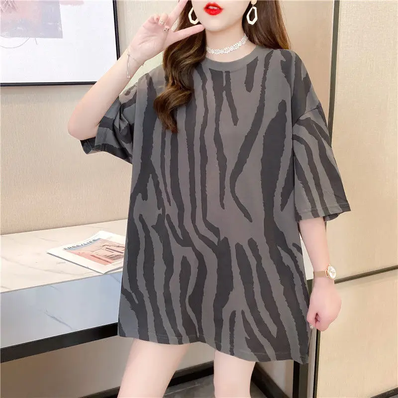 

Early spring and summer 2021 crowd design Rainbow Striped couple women's net red top loose short sleeve T-shirt fashion
