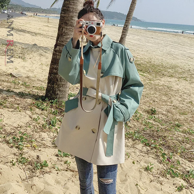 

LANMREM 2022 Autumn Green Beige Color Block Short Trench Coat For Women Double Breasted Lapel Female Fashion Clothes 2M317