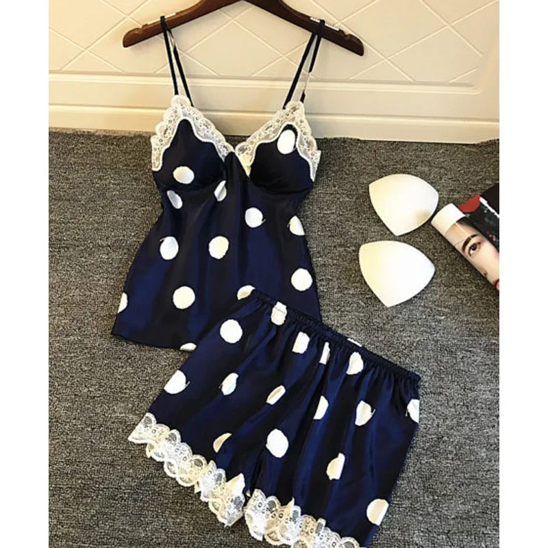 Ночная рубашка женская кружевная с глубоким V-образным вырезом | Тематическая