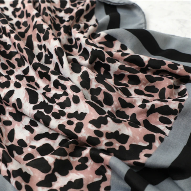 

Cotton Linen Long Scarf Hijab for Women Leopard Foulord Bandana Luxury Muslim Head Scarves Shawl Wrap Autumn Winter 2021 Design