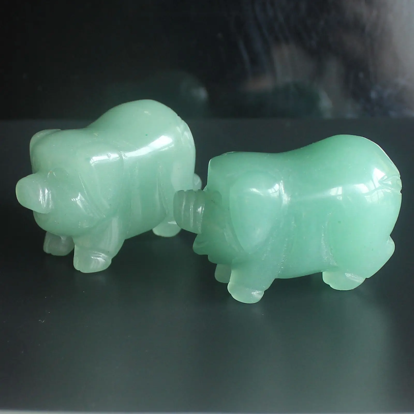 

2'' Hand carved gemstone crystal green aventurine pig figurine animal carving