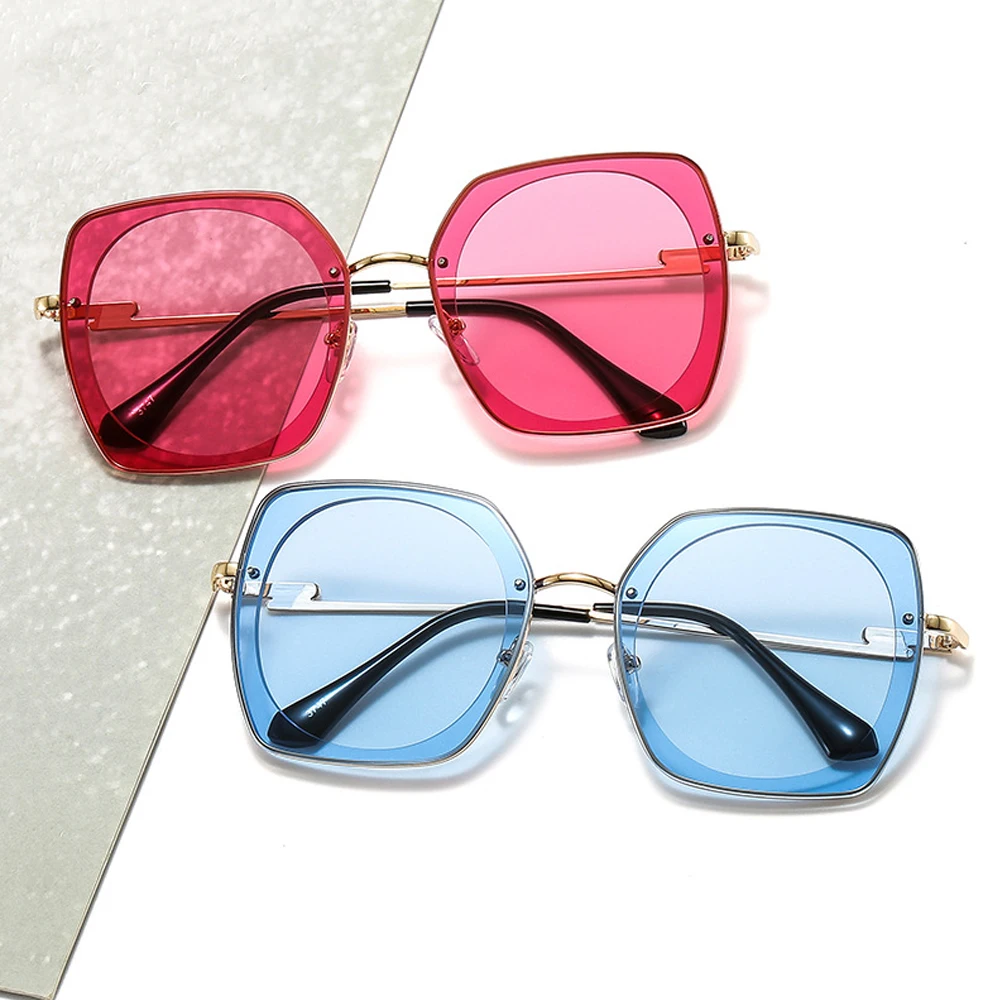 

LongKeeper Fashion Oversize Square Sunglasses Women Men Retro Metal Frame Glasses Big Vintage Sunglasses Goggles Punk Eyewear