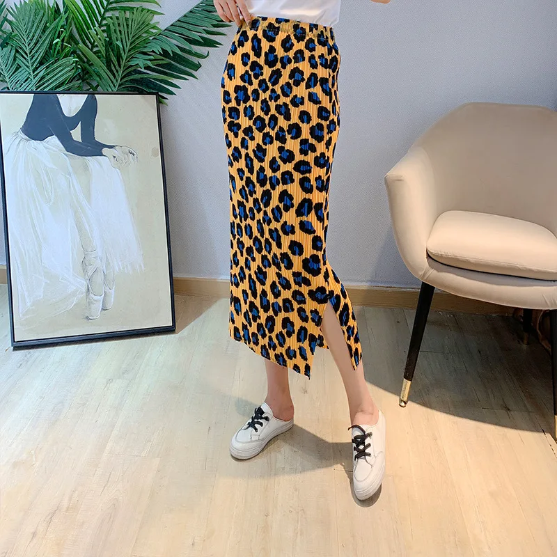 

Miyake pleated printed hip skirt 2021 autumn yellow new style high elasticity thin skinny sexy one-step skirt for women