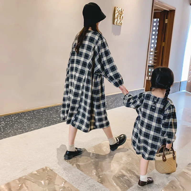

Parent-child wear mother and daughter plaid dress 2020 autumn new bat girls sleeve skirt children's western style cotton