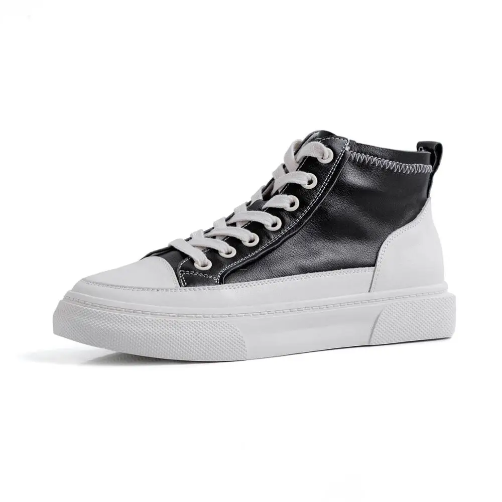 Женские кроссовки из натуральной кожи на плоской подошве с круглым носком в