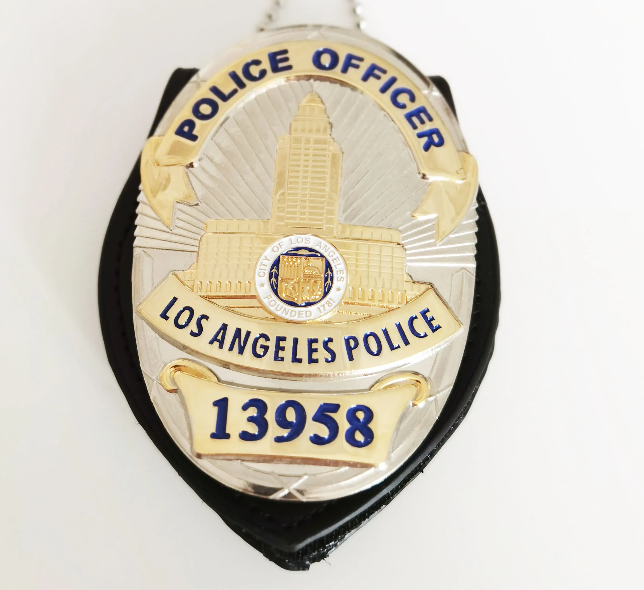 

American Los Angeles badge LAPD detective badge NO.13958 1:1 and accessories film and television props