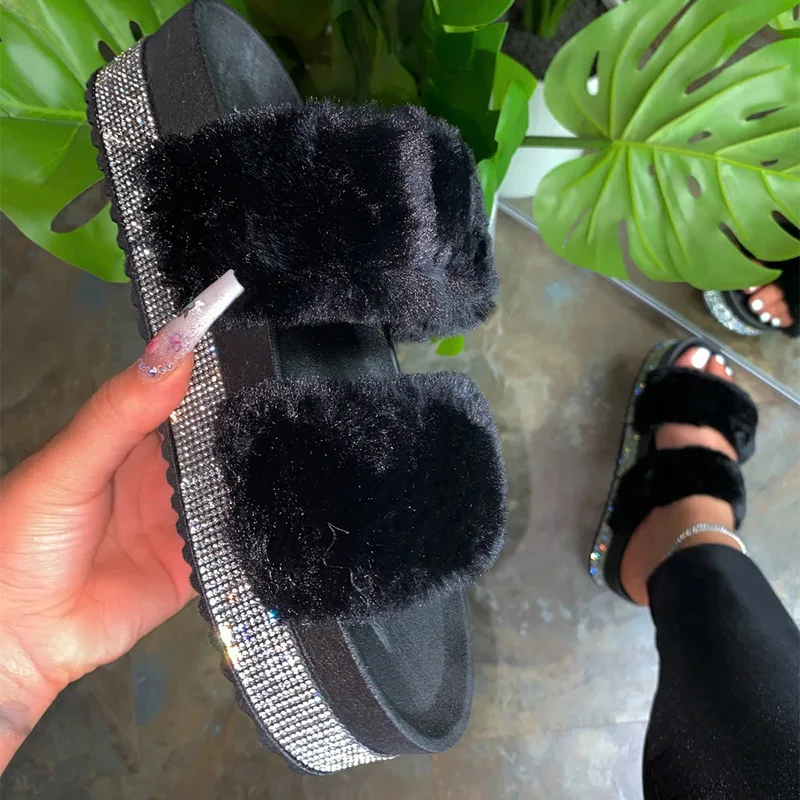 

Women Platform Slippers Women Short Plush Slides Woman Comfortable Flats Ladies Shoes 2020 Female Home Footwear Plus Size 42 43