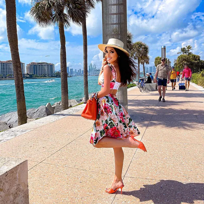 

Sexy Flowers Dress Women Beach Style New 2021 A-LINE Spaghetti Strap Square Collar Playful Beach Resort Beach Skirt Suit