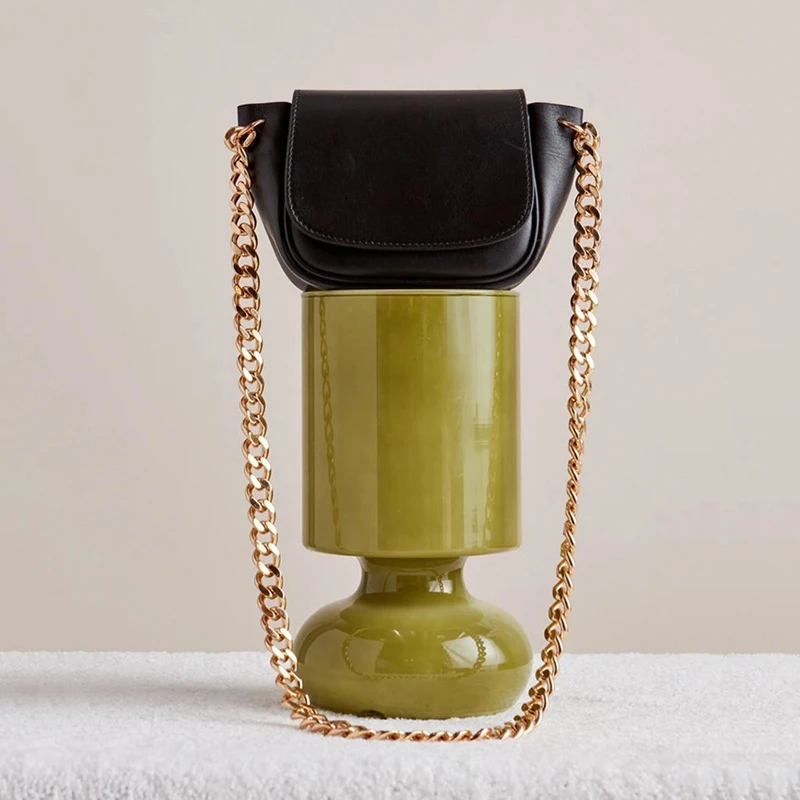 

[EAM] Women New Vintage Metal Chain Saddle Bag Pu Leather Personality Cute All-match Waist&chest Bag Fashion Tide 2021 18A3080