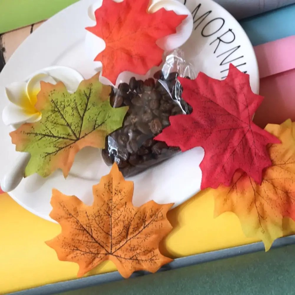 

Fadeless Eco-friendly Charming Simulation Maple Leaves for Halloween Party