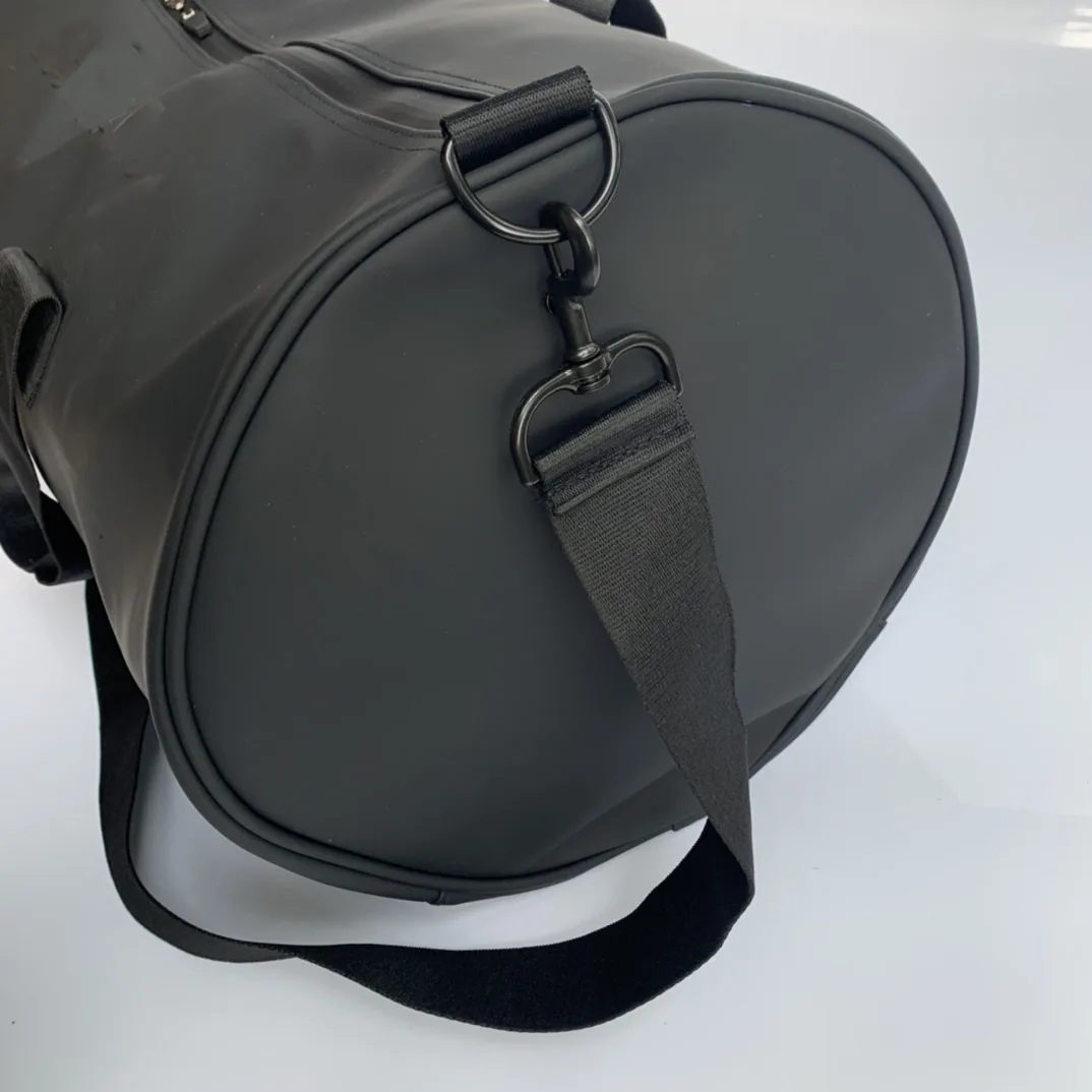 

Men's Women's Fashion Trend Pu Material Outdoor Sports Large-Capacity Handbag