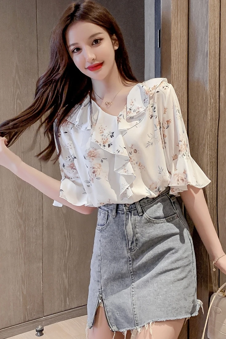 

2021 Summer New Korean Style Loose Trumpet Sleeve Floral Western Style Short-sleeved Chiffon Shirt Blouse Shirt