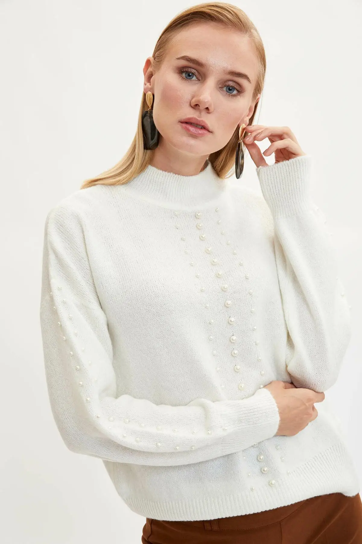 DeFacto женский простой однотонный пуловер с круглым вырезом и жемчугом Свободный