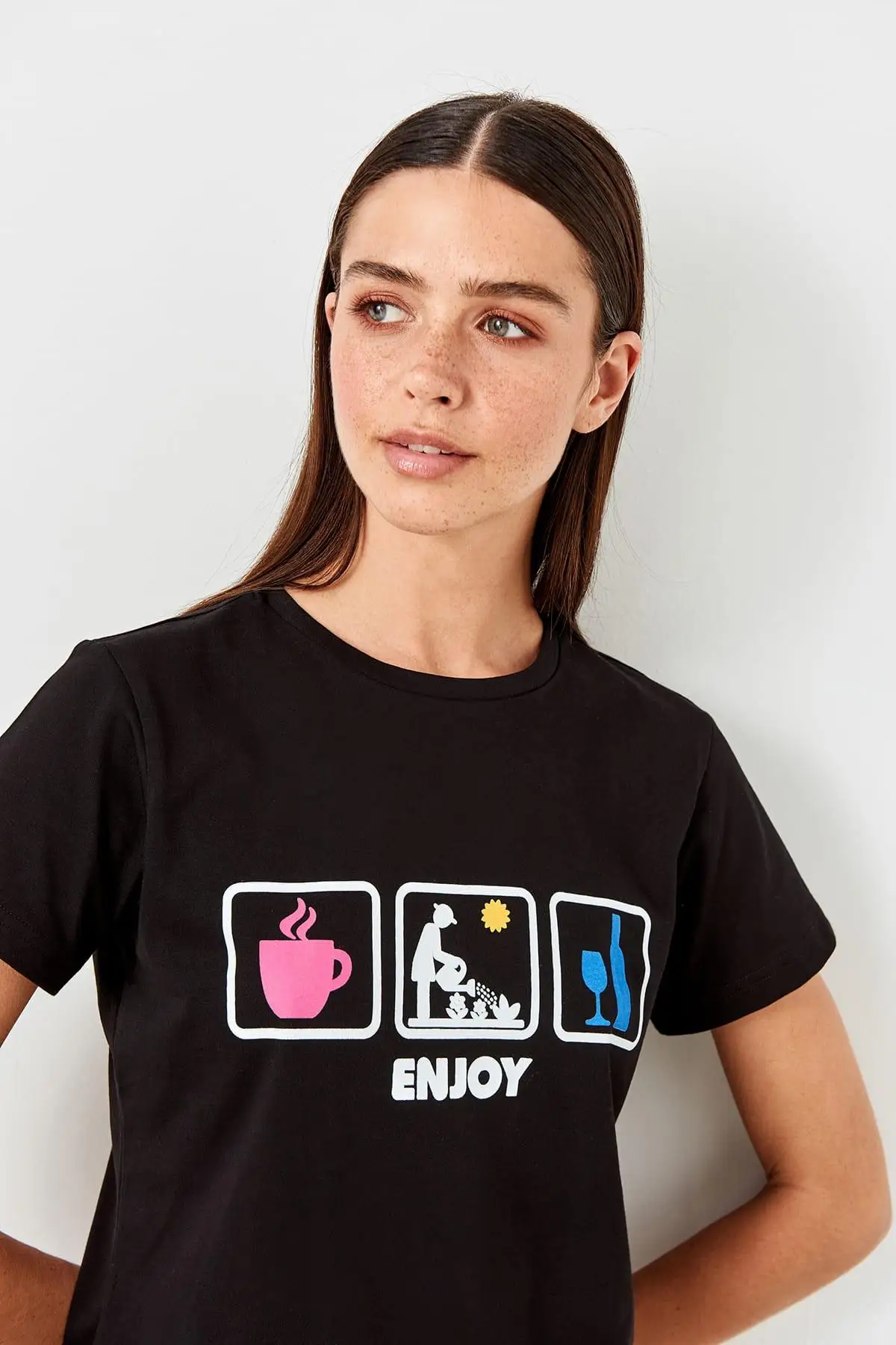 Trendyol черные Базовые Трикотажные футболки с принтом TWOSS19AD0125|Футболки| |