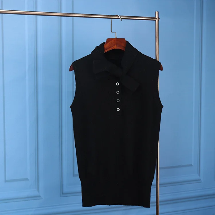 

Women's Autumn and Winter Knitwear Sleeveless Head Vest Wear