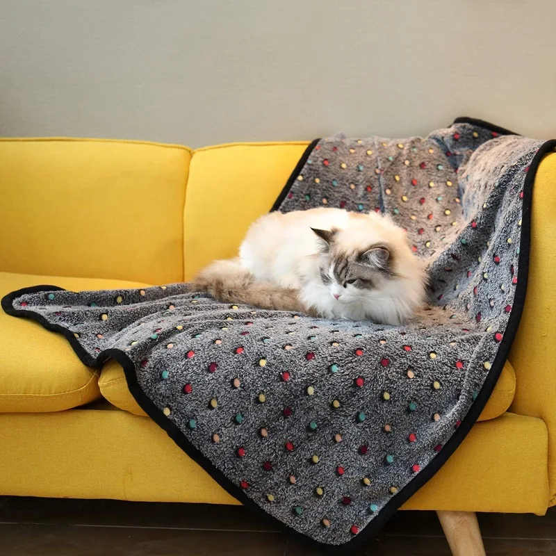 

Flannel blanket pet dog kennel pad blankets to keep warm the large dog border samoyed seasons Caucasus and fat cat blanket