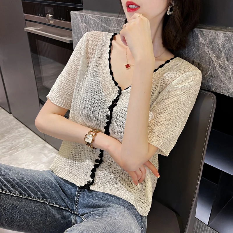 

Рубашка трикотажная с V-образным вырезом, площадь F 62 справа, 7517 пленочный цвет, кардиган 33