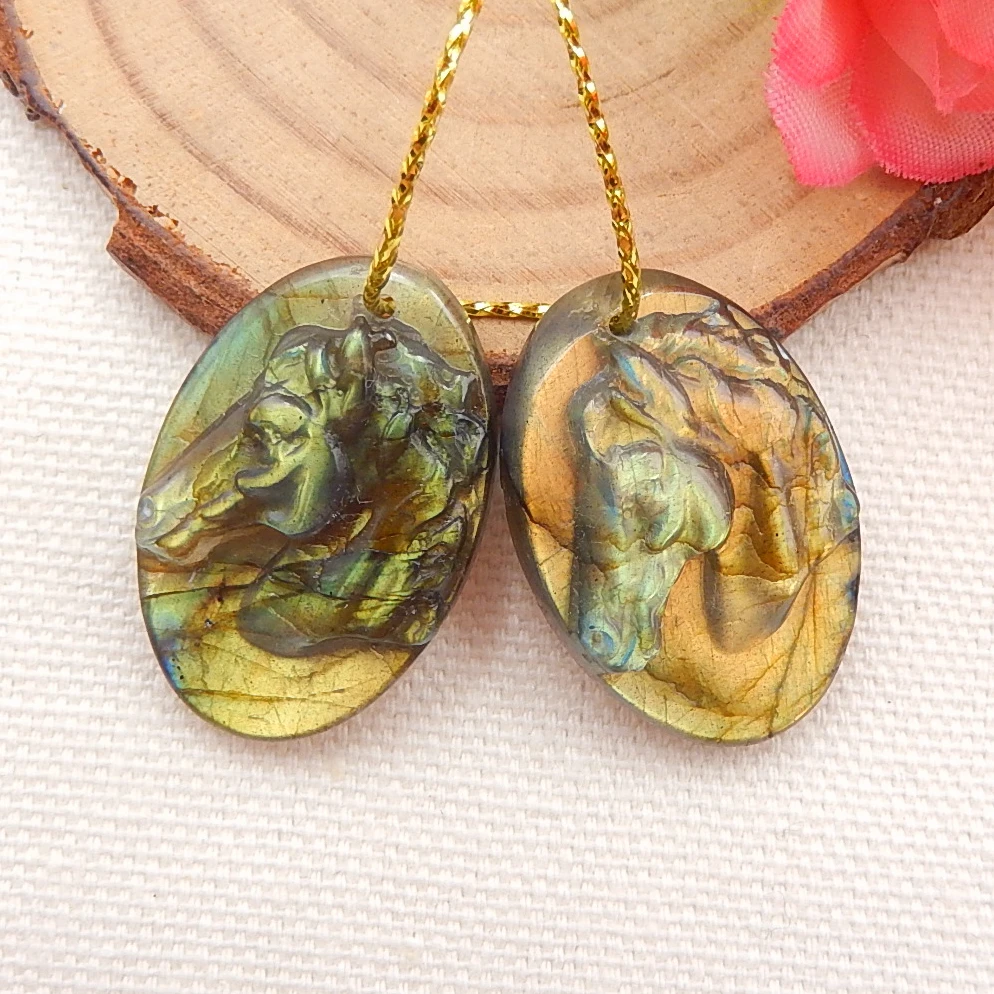 

New!! Hand Carved horse head Natural Labradorite stone sparkling with light earring beads 29x19x6mm,9.6g