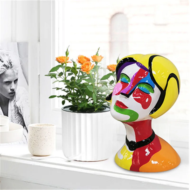 

RESIN CRAFTWORK PERSONALITY FASHION GIRL HEAD PORTRAITS COLORED DRAWING SCULPTURE JEWELRY STORE CLOTHES SHOP ORNAMENTS A1747