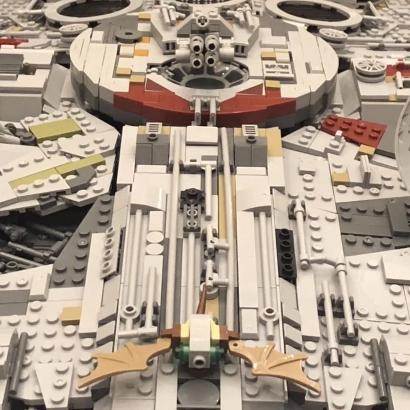8445 шт. Ultimate Millenaries Falcon флагман сборка орфографическая вставка строительный блок