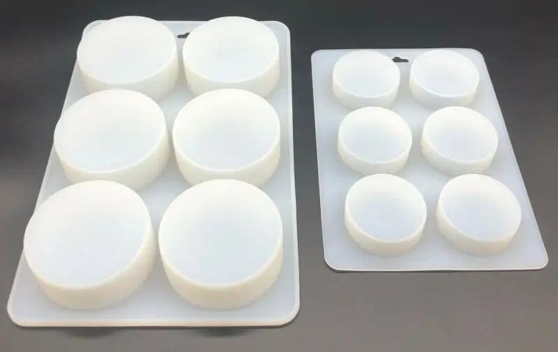 

2 pcs white 6-Cavity Silicone Round Soap Cake Mold Non-Stick Baking Mold 2 & 3