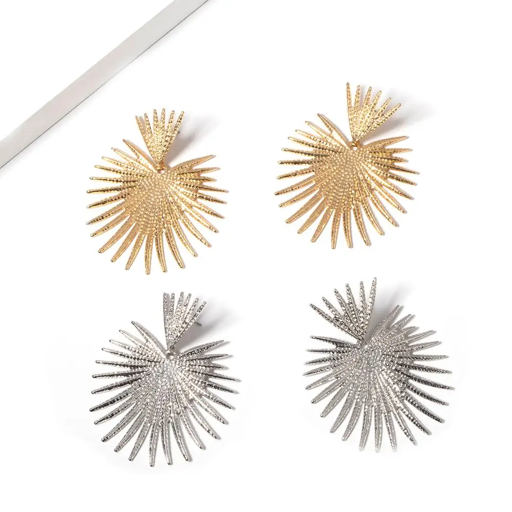 Лактео Панк Золотые металлические серьги с каплей в форме сердца для женщин Экстравагантные геометрические секторные серьги для падения утверждения женщины.